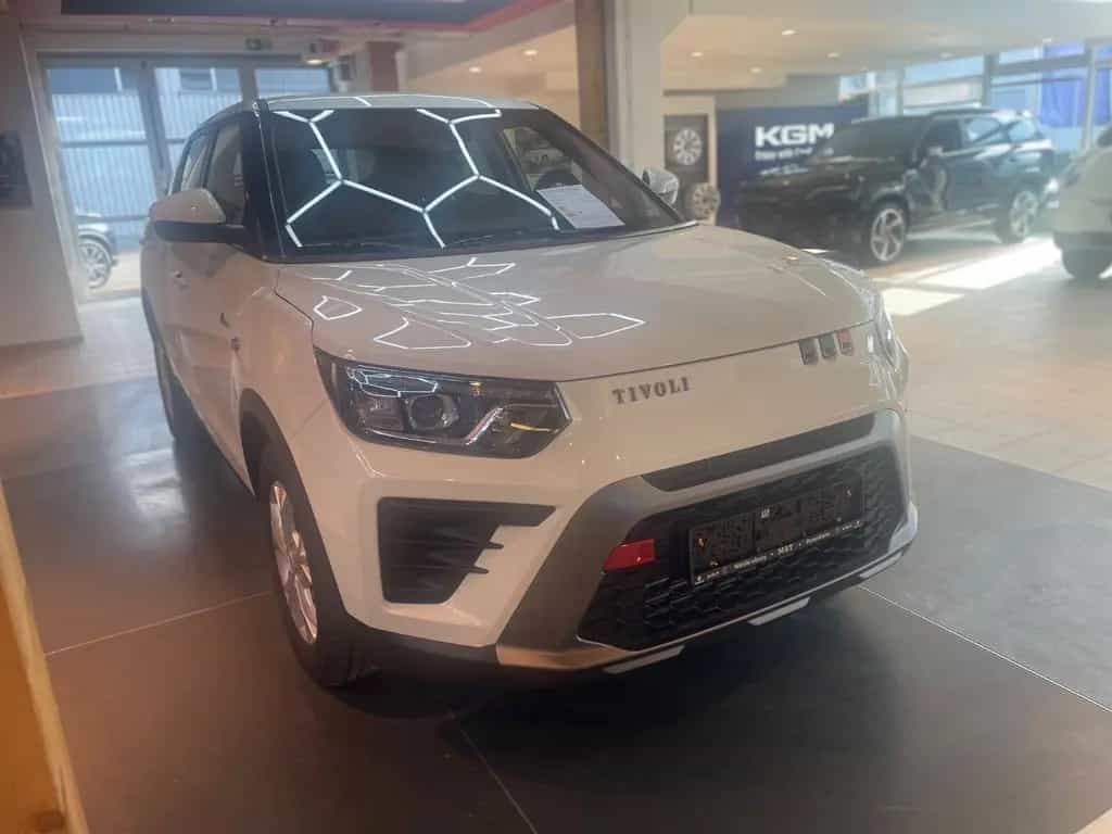KGM Tivoli Essential 6/MT AWD 4x4 null-photo-17