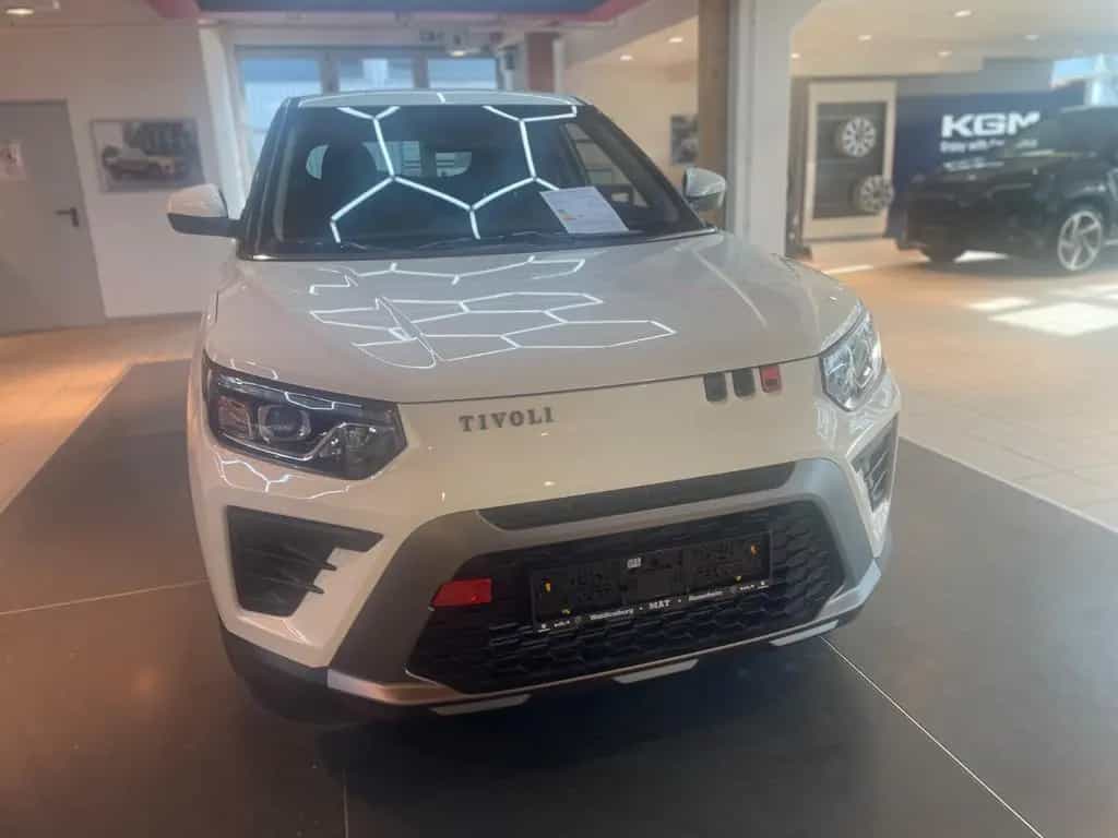 KGM Tivoli Essential 6/MT AWD 4x4 null-photo-18