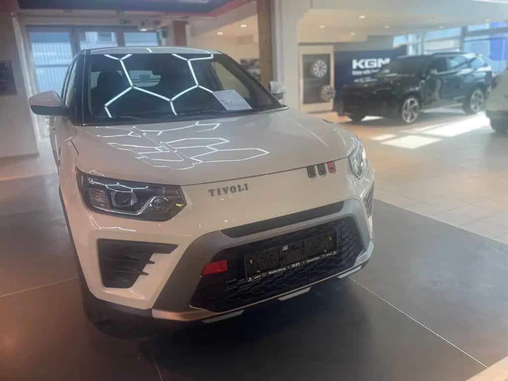 KGM Tivoli Essential 6/MT AWD 4x4 null-photo-19