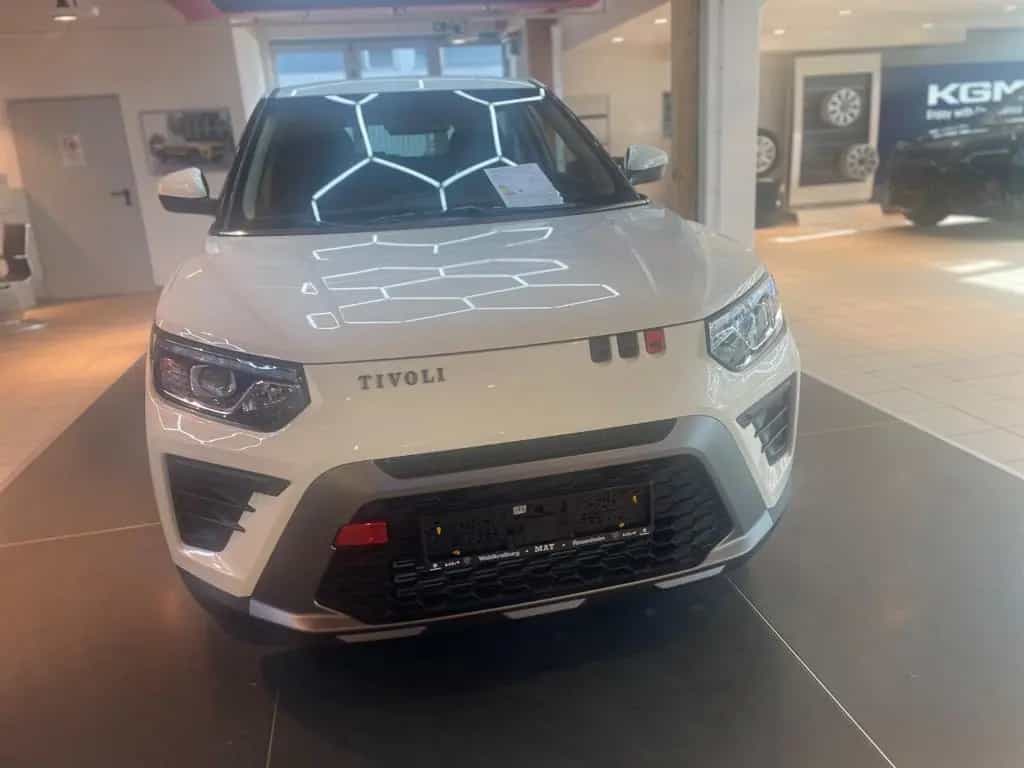 KGM Tivoli Essential 6/MT AWD 4x4 null-photo-21