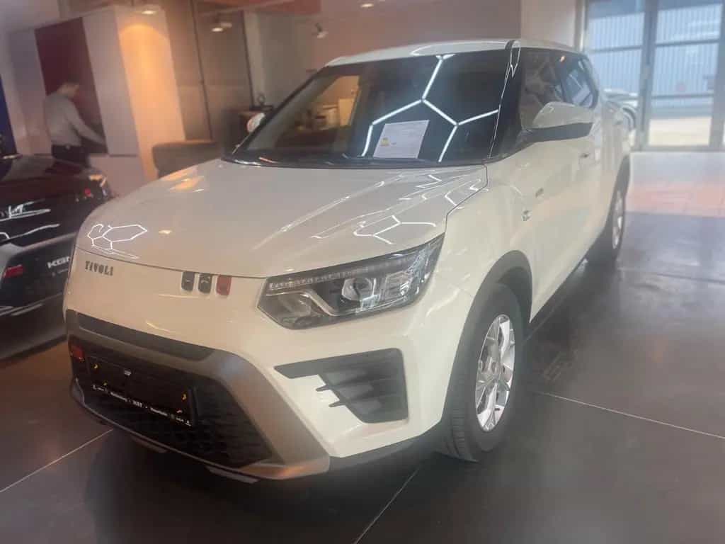 KGM Tivoli Essential 6/MT AWD 4x4 null-photo-27
