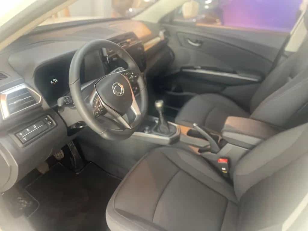 KGM Tivoli Essential 6/MT AWD 4x4 null-photo-28