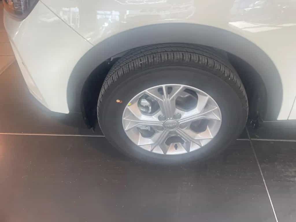 KGM Tivoli Essential 6/MT AWD 4x4 null-photo-31