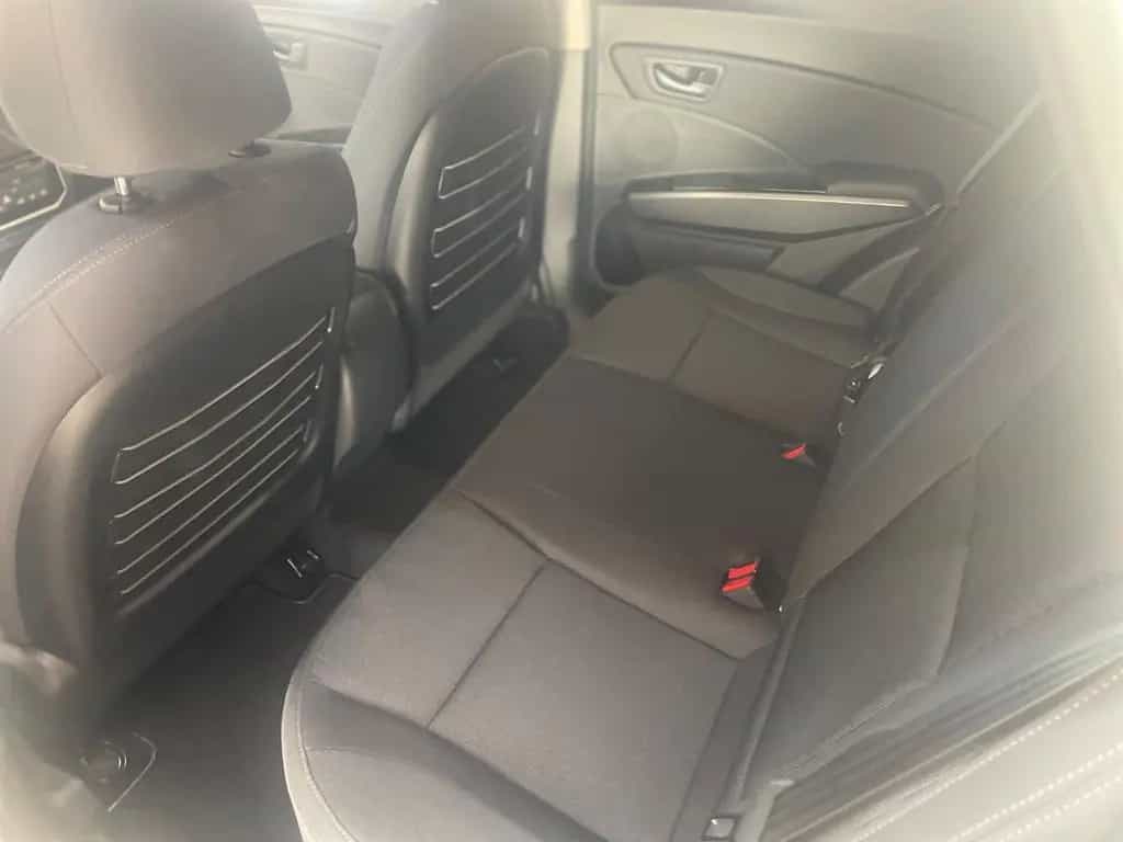 KGM Tivoli Essential 6/MT AWD 4x4 null-photo-33