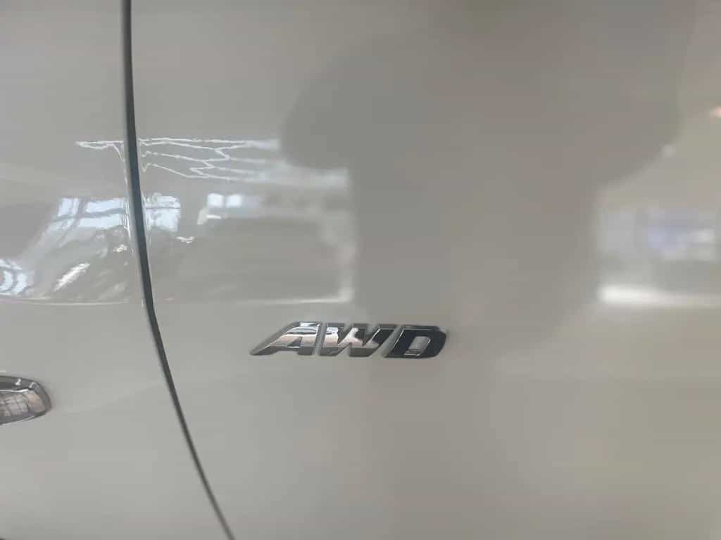 KGM Tivoli Essential 6/MT AWD 4x4 null-photo-34