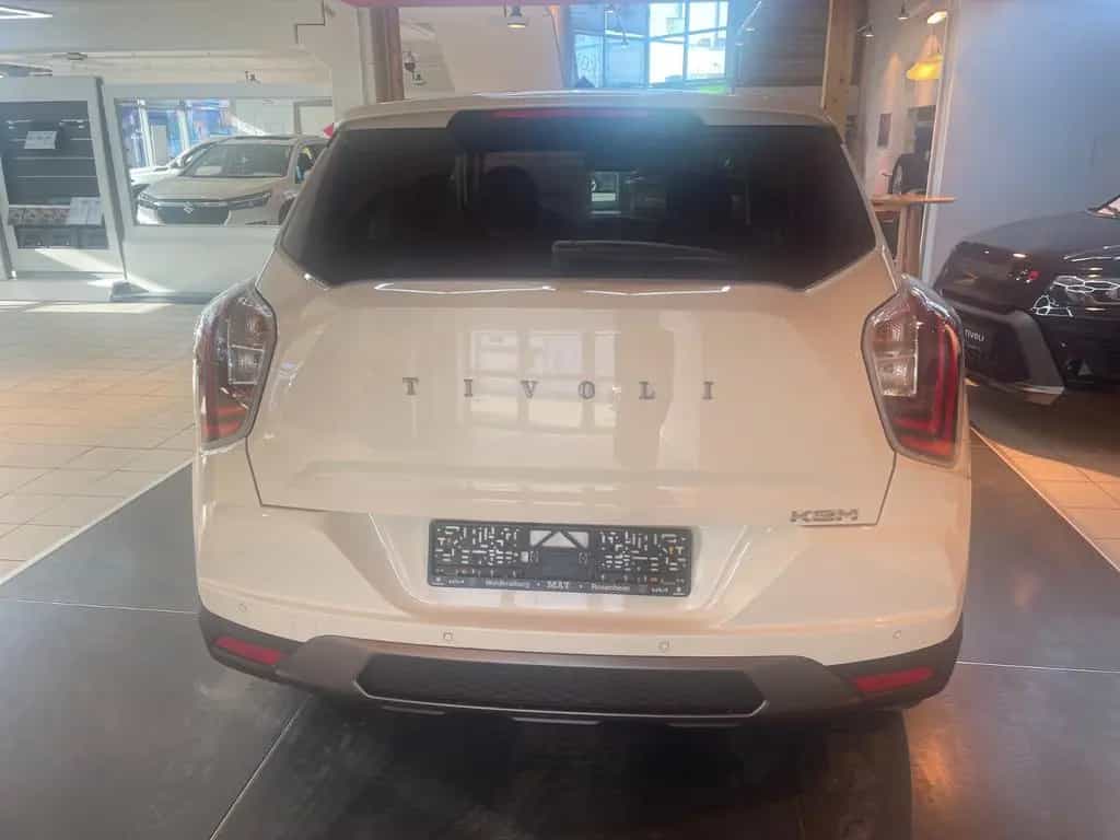 KGM Tivoli Essential 6/MT AWD 4x4 null-photo-35