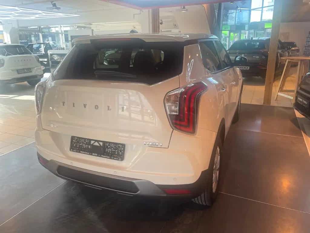 KGM Tivoli Essential 6/MT AWD 4x4 null-photo-37
