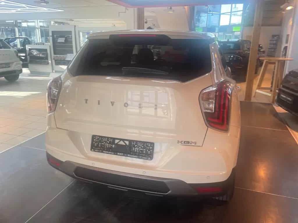 KGM Tivoli Essential 6/MT AWD 4x4 null-photo-41