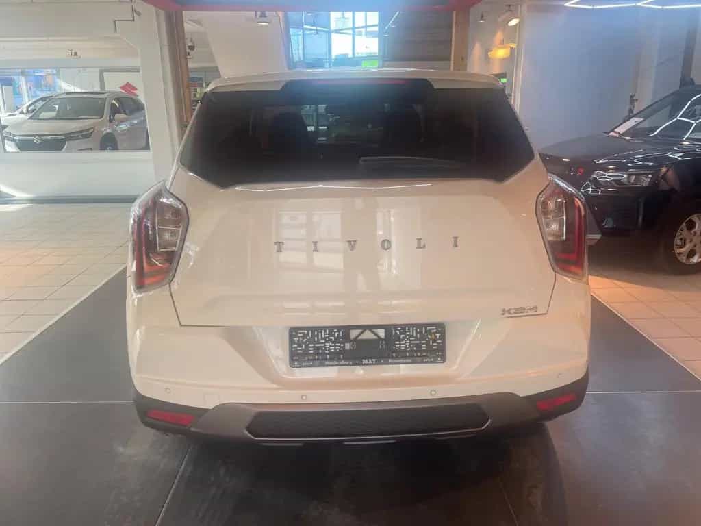 KGM Tivoli Essential 6/MT AWD 4x4 null-photo-42
