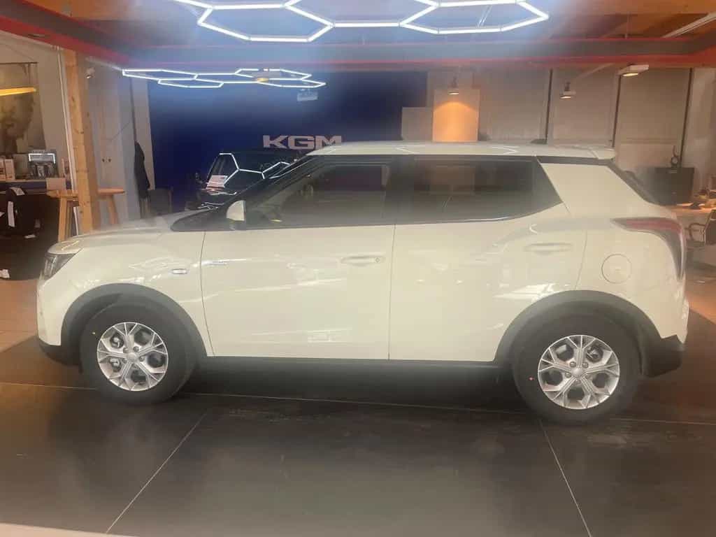 KGM Tivoli Essential 6/MT AWD 4x4 null-photo-47