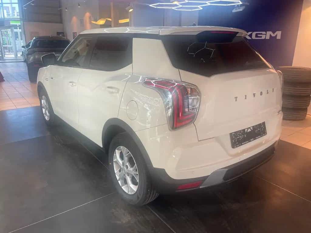 KGM Tivoli Essential 6/MT AWD 4x4 null-photo-48