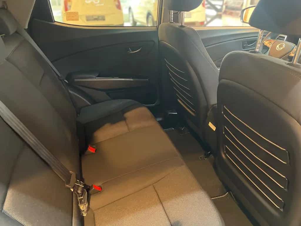 KGM Tivoli Essential 6/MT AWD 4x4 null-photo-25