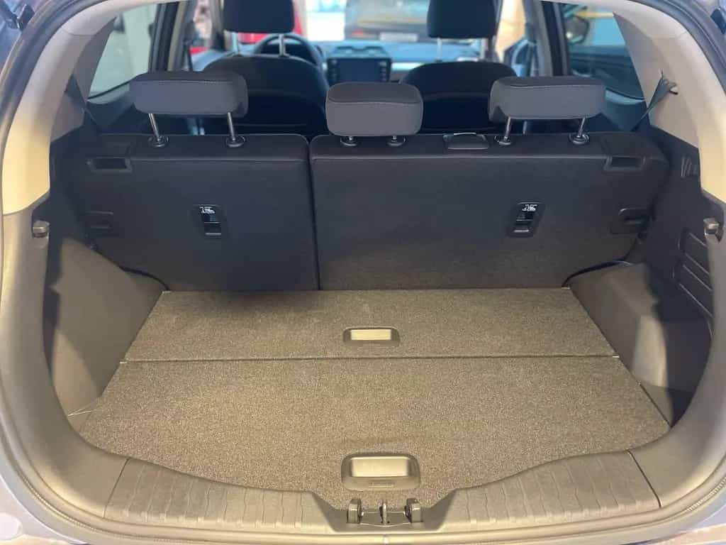KGM Tivoli Essential 6/MT AWD 4x4 null-photo-26