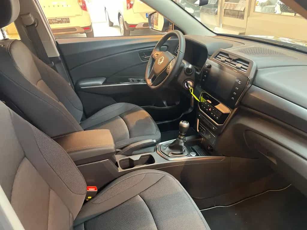 KGM Tivoli Essential 6/MT AWD 4x4 null-photo-27