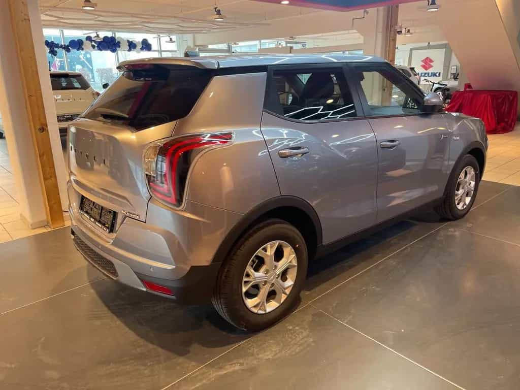 KGM Tivoli Essential 6/MT AWD 4x4 null-photo-30