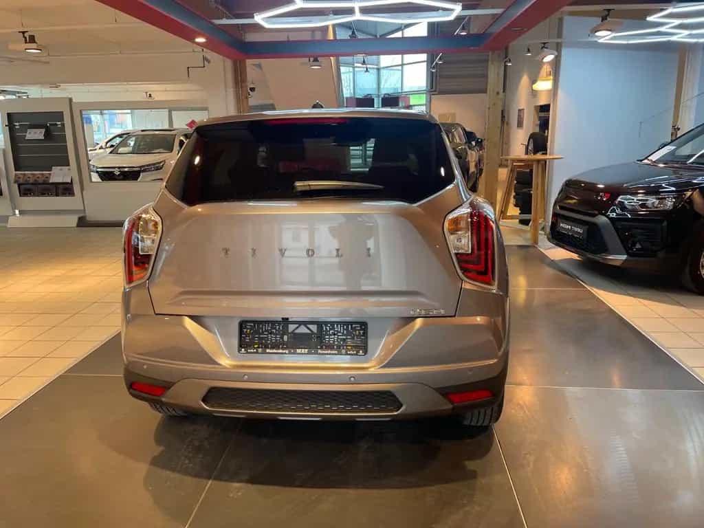 KGM Tivoli Essential 6/MT AWD 4x4 null-photo-35