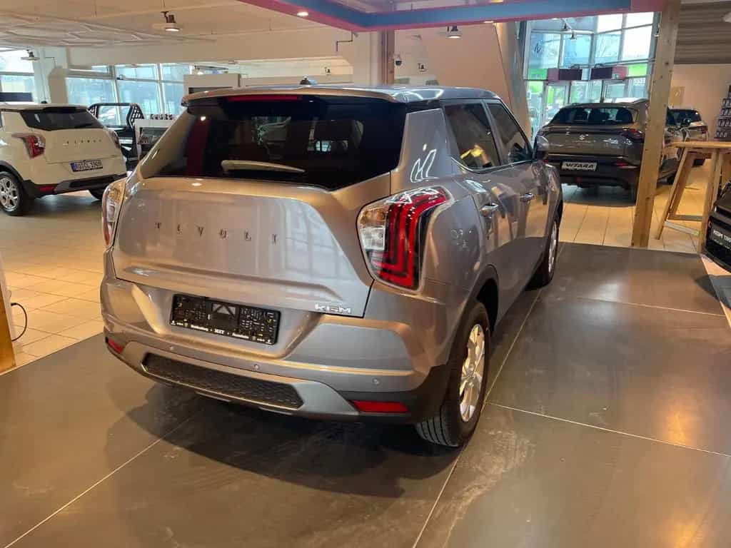 KGM Tivoli Essential 6/MT AWD 4x4 null-photo-36