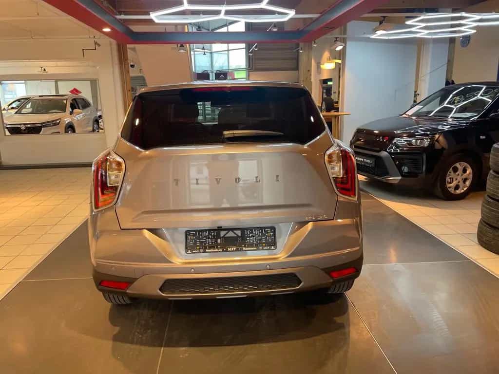 KGM Tivoli Essential 6/MT AWD 4x4 null-photo-37