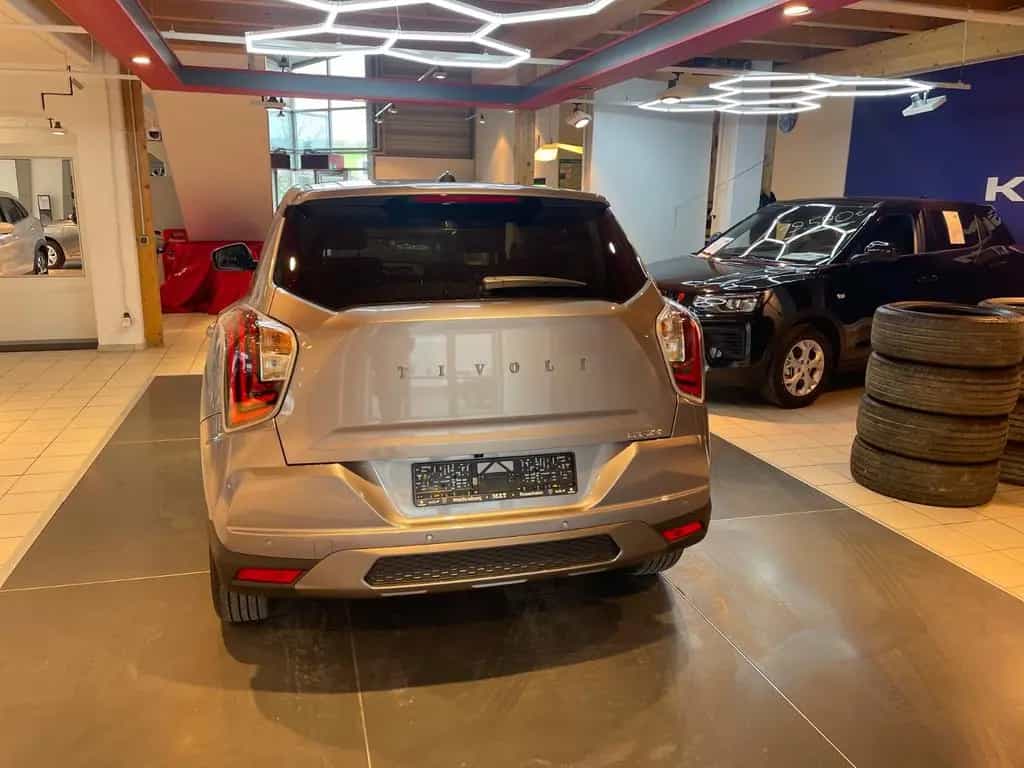 KGM Tivoli Essential 6/MT AWD 4x4 null-photo-39