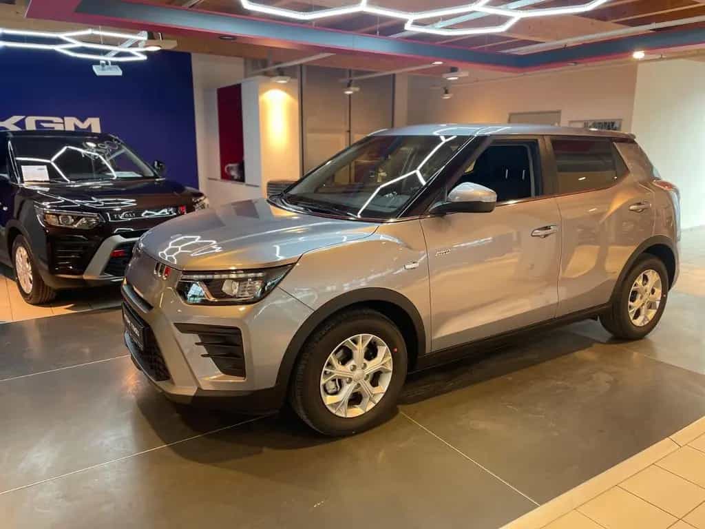 KGM Tivoli Essential 6/MT AWD 4x4 null-photo-45