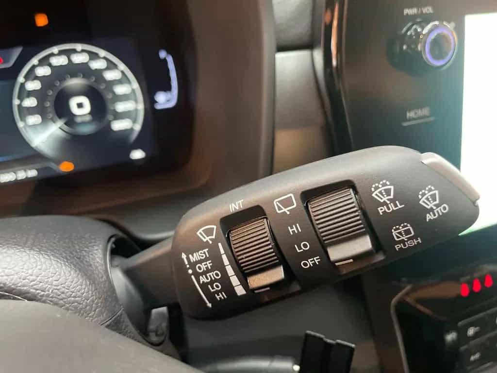 KGM Tivoli Essential 6/MT AWD 4x4 null-photo-8