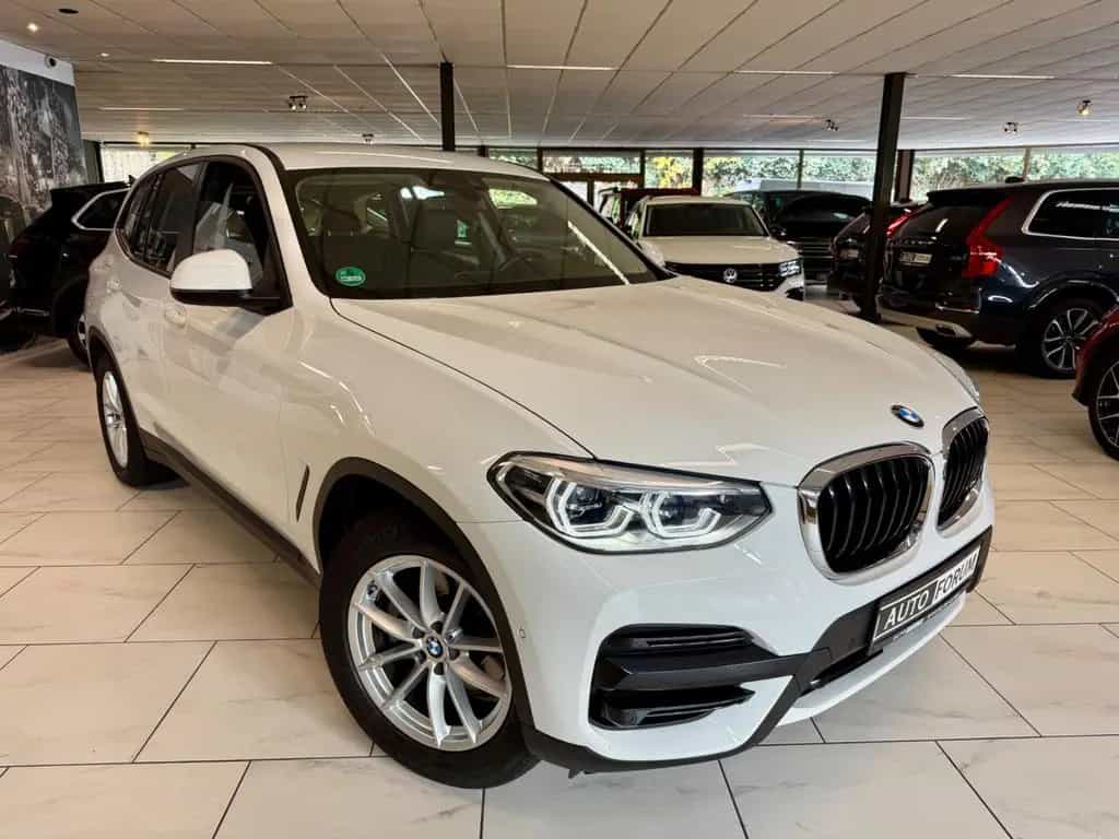 BMW X3 20d xDrive AUT AHK LEDER NAVI CAM SHZ PDC LED 02/2019-photo-1