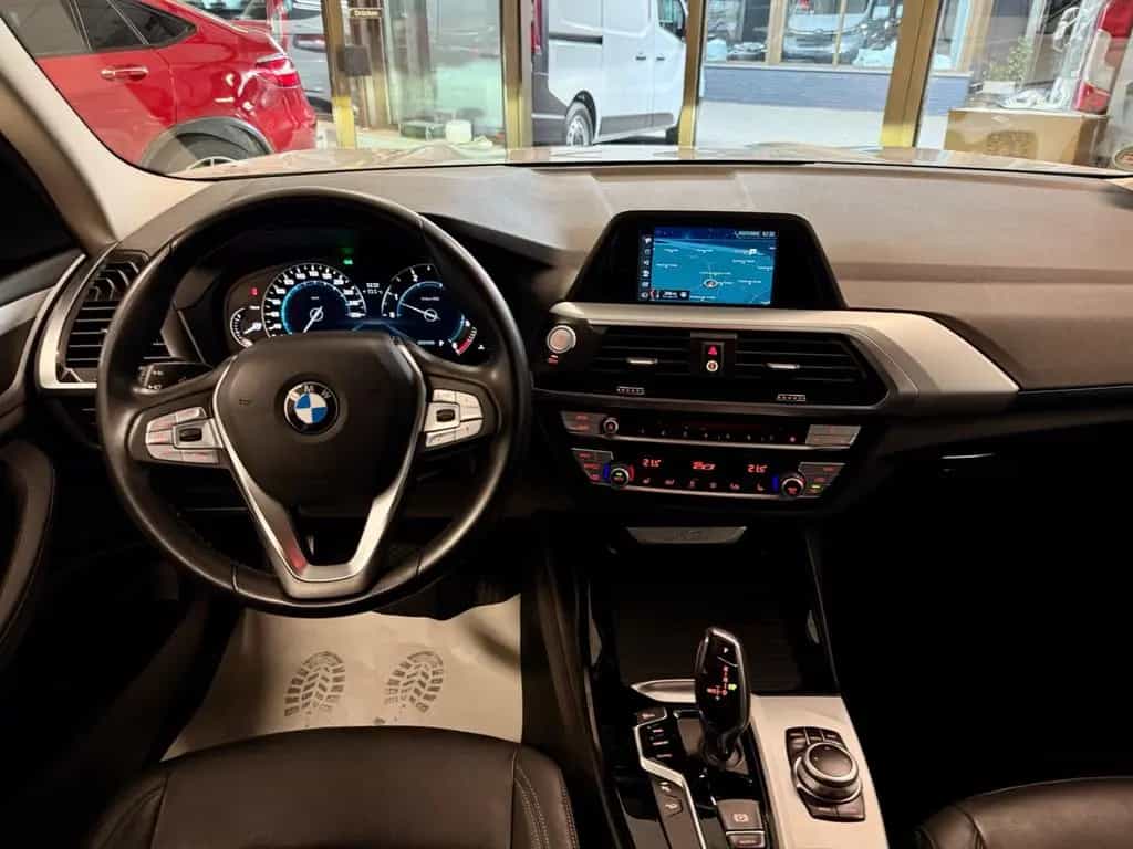 BMW X3 20d xDrive AUT AHK LEDER NAVI CAM SHZ PDC LED 02/2019-photo-16