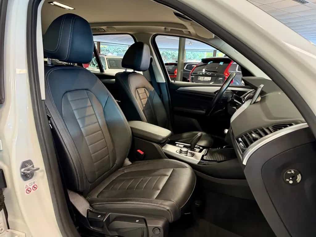 BMW X3 20d xDrive AUT AHK LEDER NAVI CAM SHZ PDC LED 02/2019-photo-17