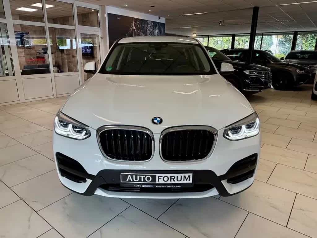 BMW X3 20d xDrive AUT AHK LEDER NAVI CAM SHZ PDC LED 02/2019-photo-2