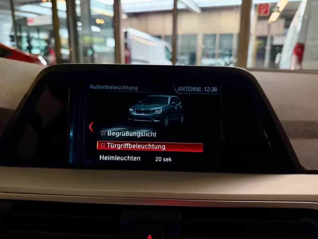 BMW X3 20d xDrive AUT AHK LEDER NAVI CAM SHZ PDC LED 02/2019-photo-28