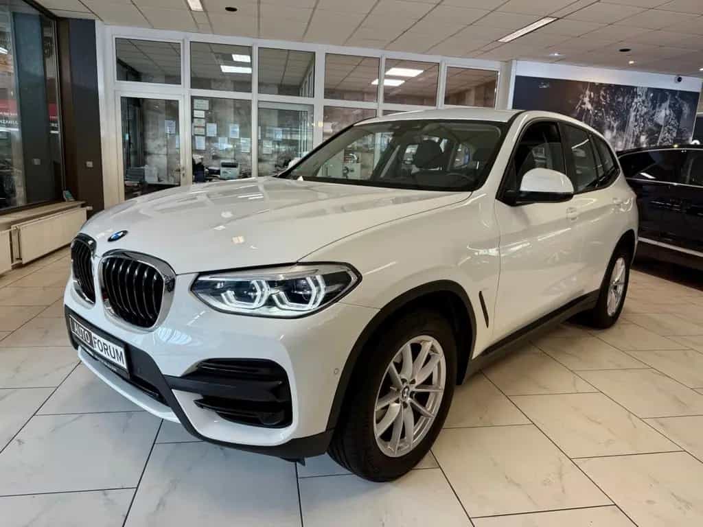 BMW X3 20d xDrive AUT AHK LEDER NAVI CAM SHZ PDC LED 02/2019-photo-3