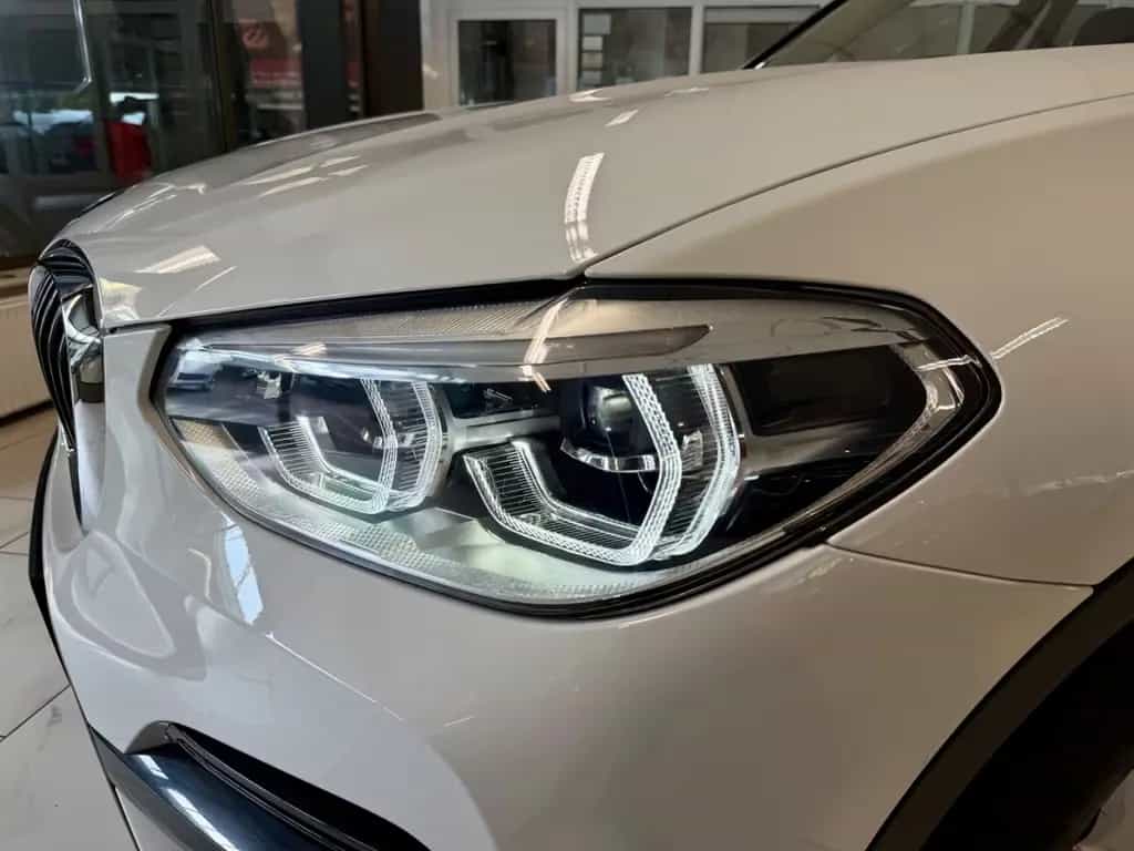 BMW X3 20d xDrive AUT AHK LEDER NAVI CAM SHZ PDC LED 02/2019-photo-4