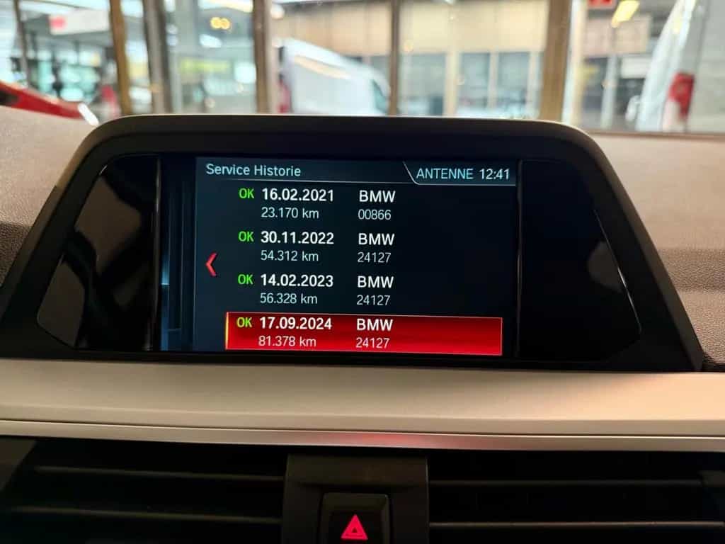 BMW X3 20d xDrive AUT AHK LEDER NAVI CAM SHZ PDC LED 02/2019-photo-49