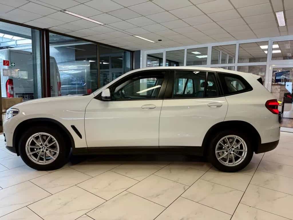BMW X3 20d xDrive AUT AHK LEDER NAVI CAM SHZ PDC LED 02/2019-photo-5