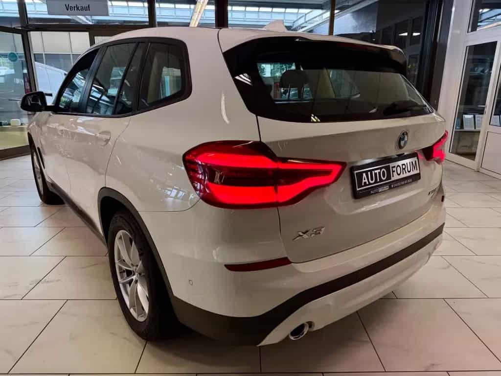 BMW X3 20d xDrive AUT AHK LEDER NAVI CAM SHZ PDC LED 02/2019-photo-6
