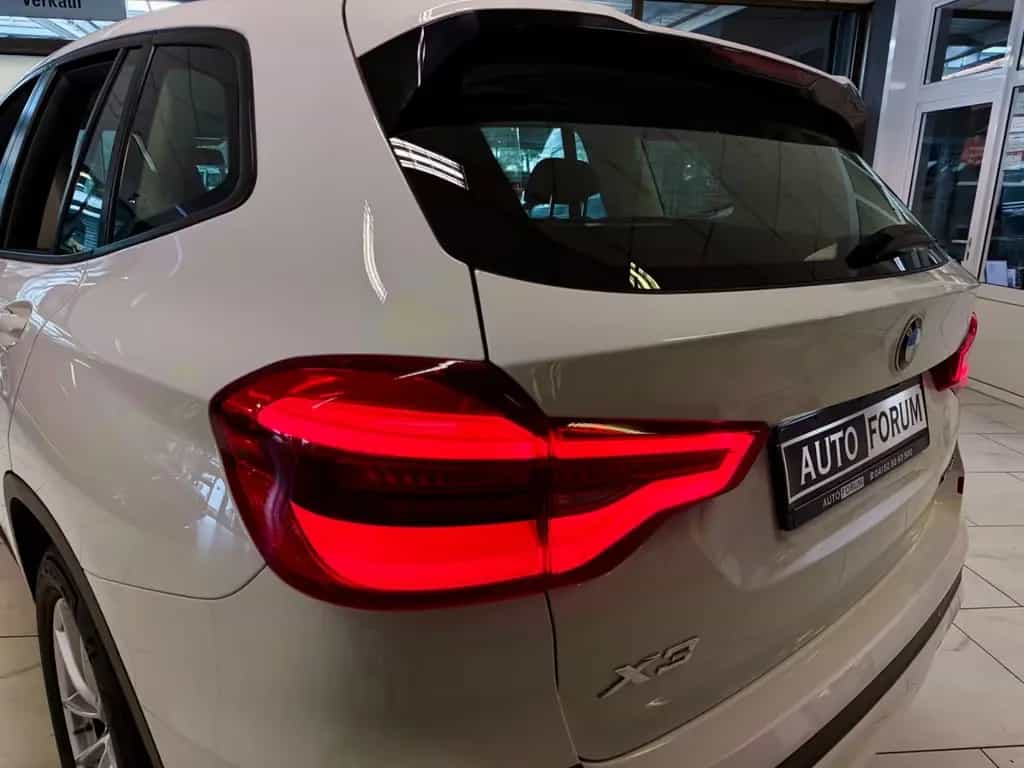 BMW X3 20d xDrive AUT AHK LEDER NAVI CAM SHZ PDC LED 02/2019-photo-7