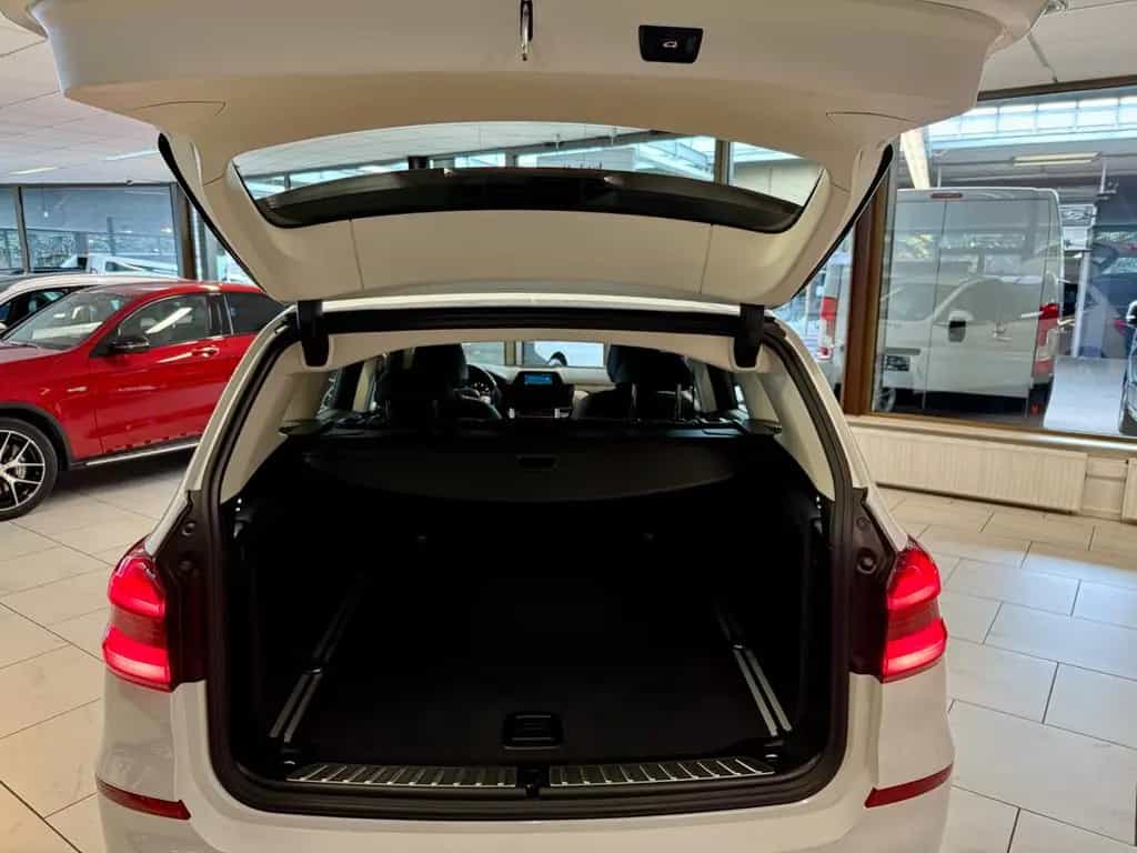 BMW X3 20d xDrive AUT AHK LEDER NAVI CAM SHZ PDC LED 02/2019-photo-8