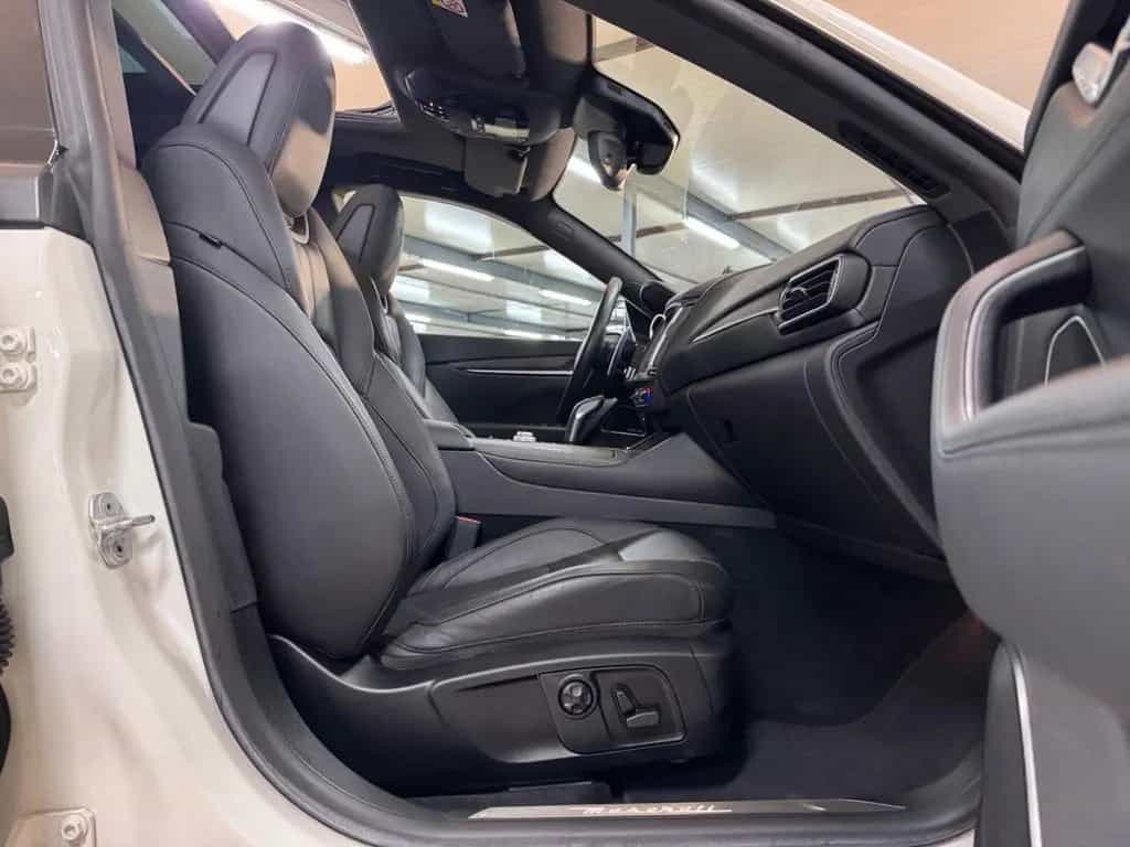Maserati Levante GranSport Q4 PANO*H&K*SKYHK*ASSIST+*CRBN 02/2019-photo-4