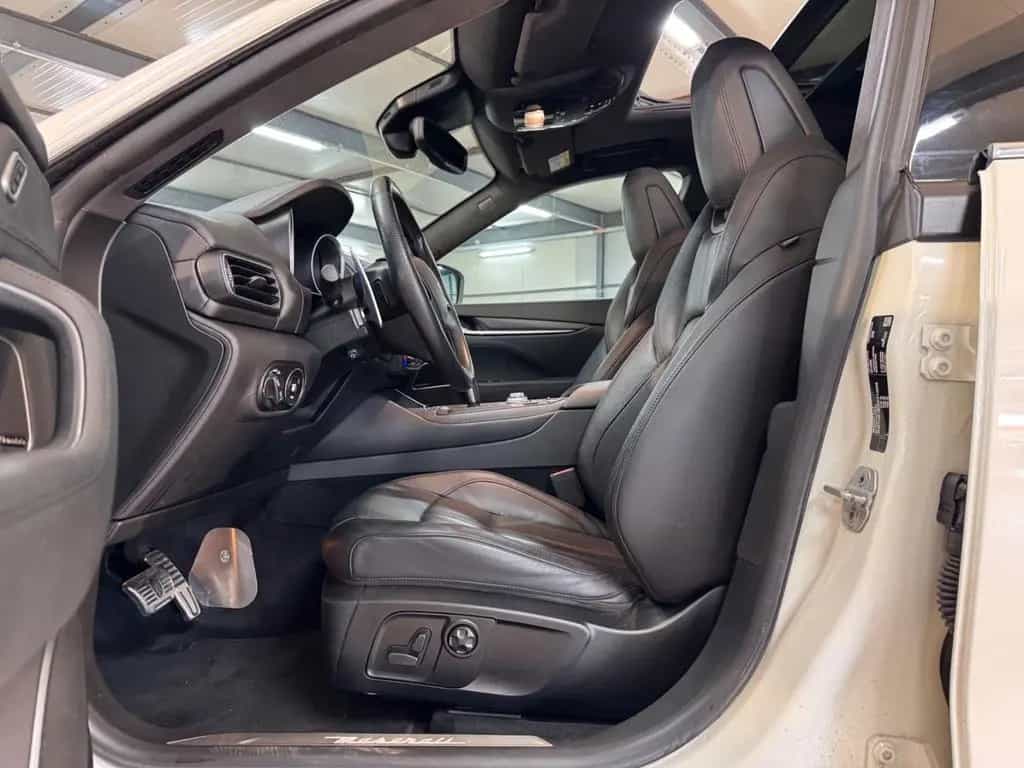 Maserati Levante GranSport Q4 PANO*H&K*SKYHK*ASSIST+*CRBN 02/2019-photo-6