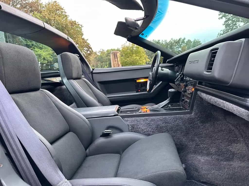 Corvette C4 5.7 V8 Targa Top - 1st owner - Just 58.000 km 12/1984-photo-17