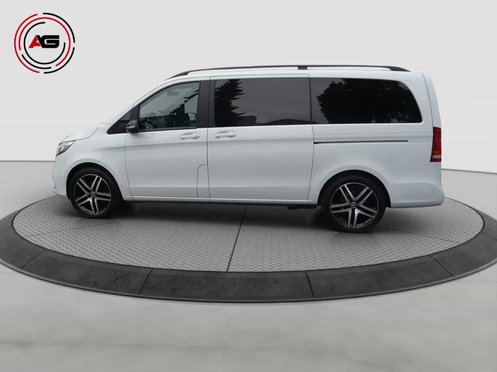 Mercedes-Benz V-Class 250 04/2021-photo-1