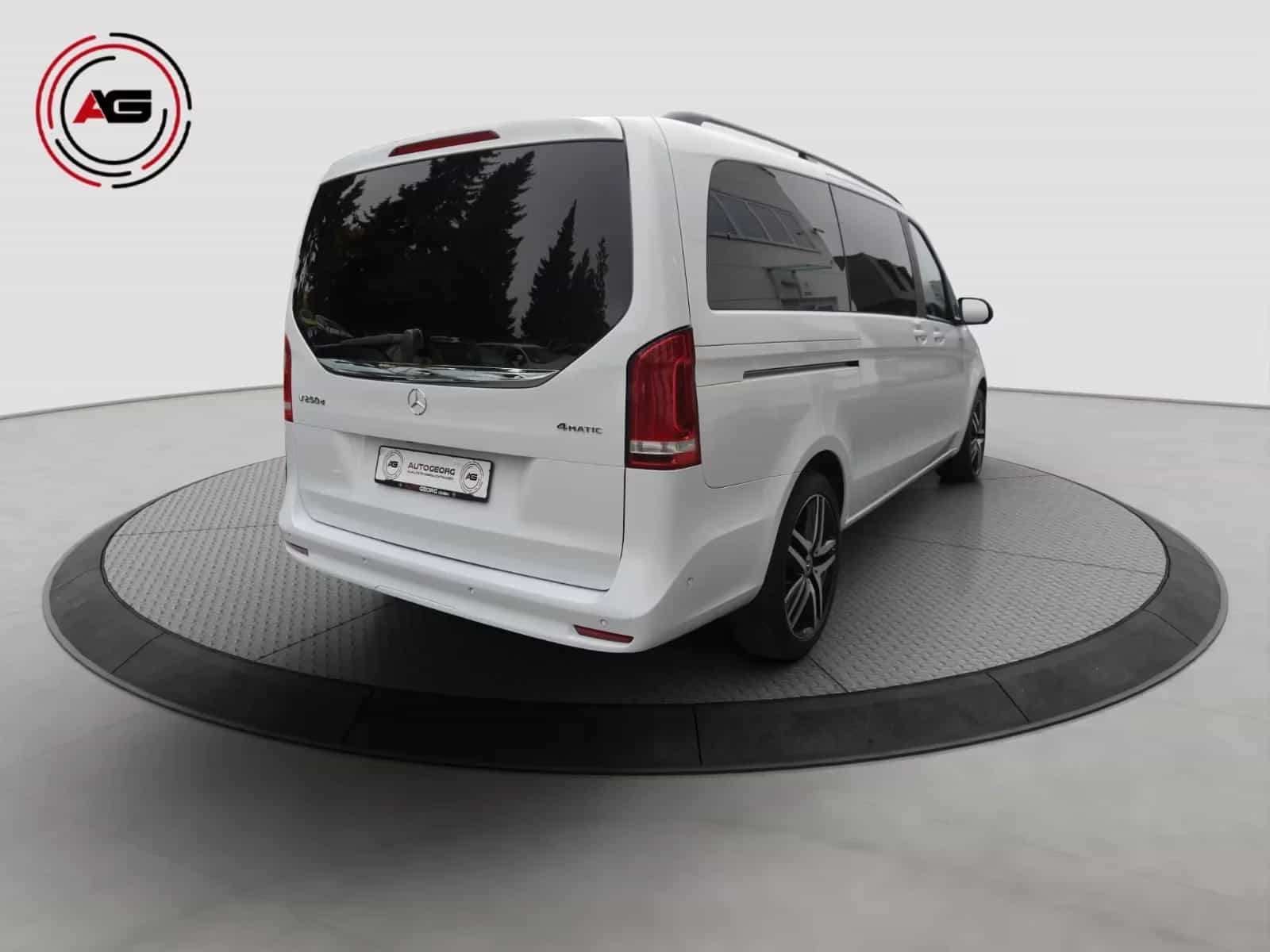Mercedes-Benz V-Class 250 04/2021-photo-4