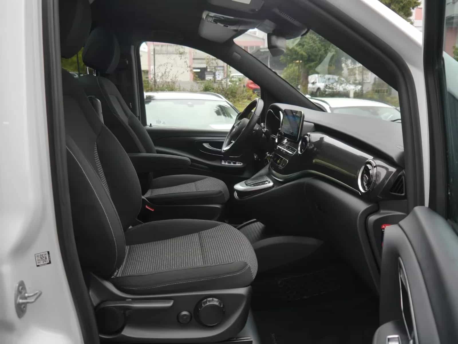 Mercedes-Benz V-Class 250 04/2021-photo-9