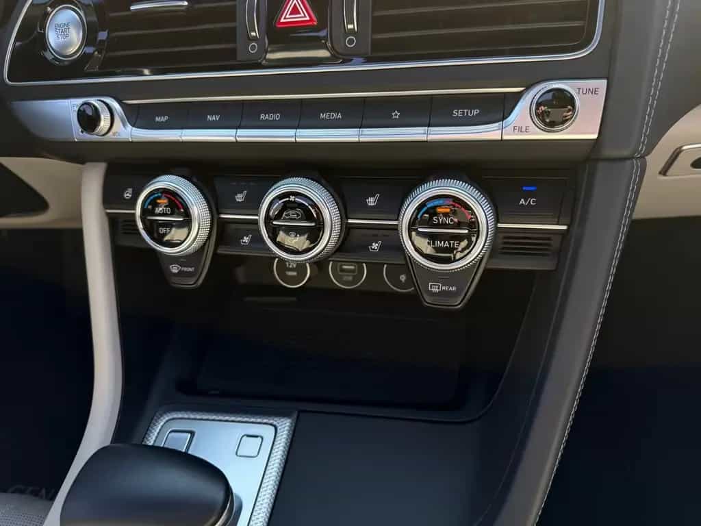 Genesis G70 Shooting Brake Luxury AWD PANO 360° HUD 06/2023-photo-27