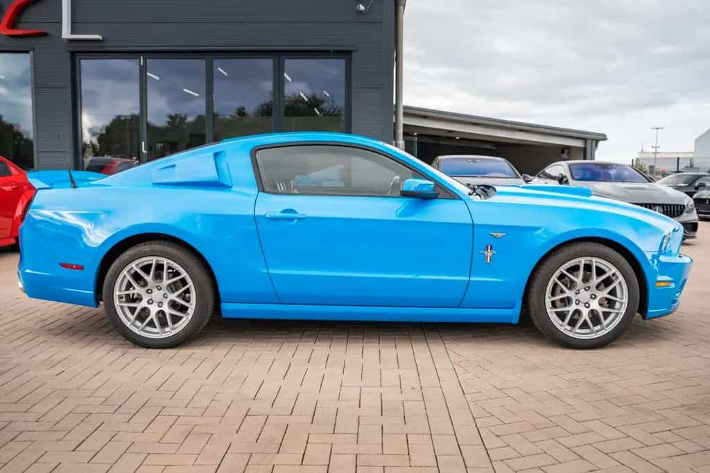 Ford Mustang 3,7 V6 LEDER XENON CARBON TOP 06/2014-photo-11