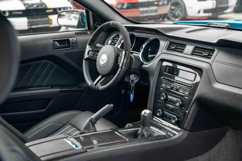 Ford Mustang 3,7 V6 LEDER XENON CARBON TOP 06/2014-photo-18