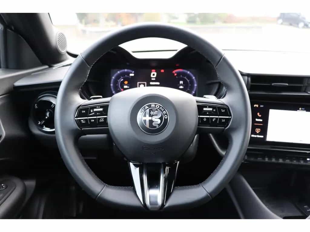 Alfa Romeo Junior IBRIDA SPECIALE 1.2 VGT 145PS DCT6 SCHIEB 10/2025-photo-10