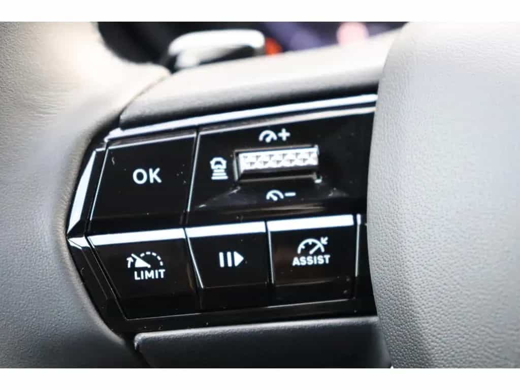 Alfa Romeo Junior IBRIDA SPECIALE 1.2 VGT 145PS DCT6 SCHIEB 10/2025-photo-11