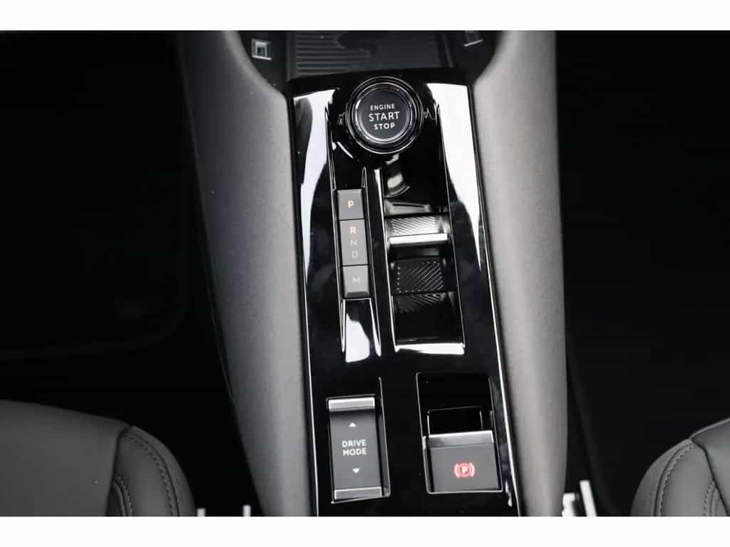 Alfa Romeo Junior IBRIDA SPECIALE 1.2 VGT 145PS DCT6 SCHIEB 10/2025-photo-14