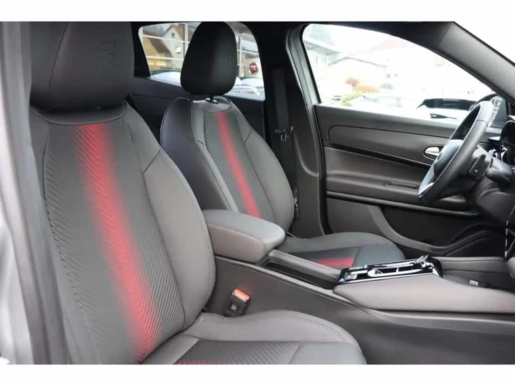 Alfa Romeo Junior IBRIDA SPECIALE 1.2 VGT 145PS DCT6 SCHIEB 10/2025-photo-21
